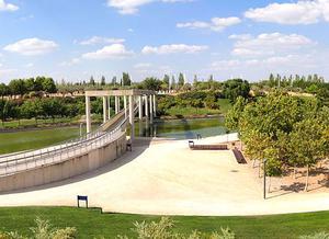 Juan Carlos I Park (Parque Juan Carlos I)